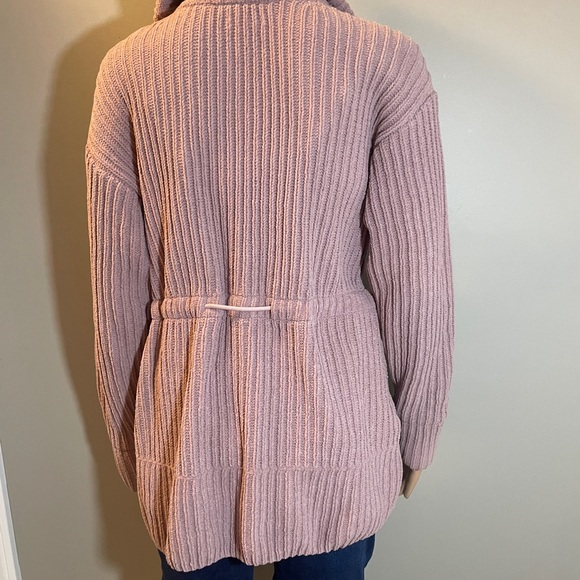 Sweater for fall weather, used but in good condition. Size S but fit like Medium - Picture 2 of 5